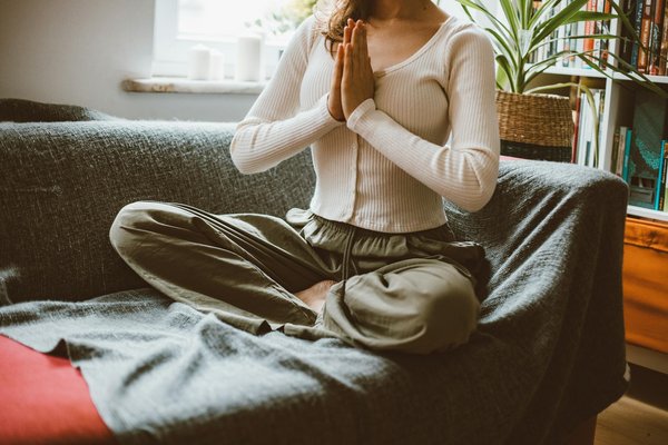 Comment éviter les frisottis par temps humide ?