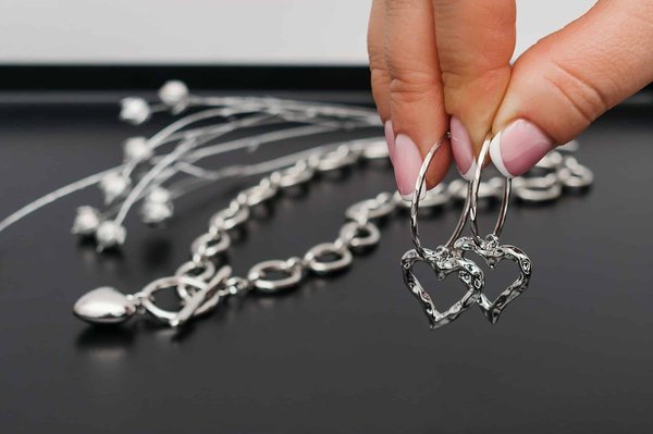 Quelques conseils pour bien choisir vos boucles d’oreilles pour femmes.