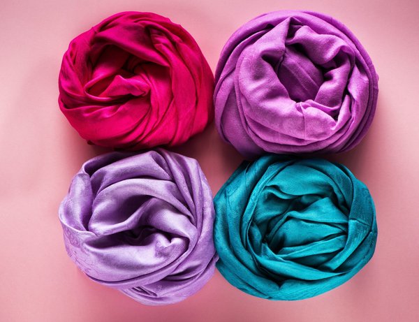 Que doit-on savoir sur le foulard en soie ?