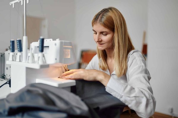 Machine à coudre professionnelle : les différents types disponibles sur le marché