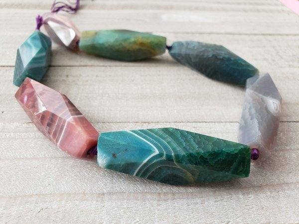 Découverte des pierres naturelles: bijoux et minéraux pour votre bien-être